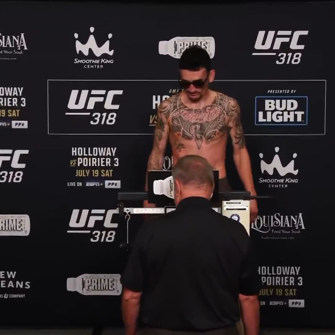 🚨 THE #UFC318 MAIN-EVENT IS OFFICIAL! Max Holloway weighs in at 155 lbs ✅ 🎥 UFC