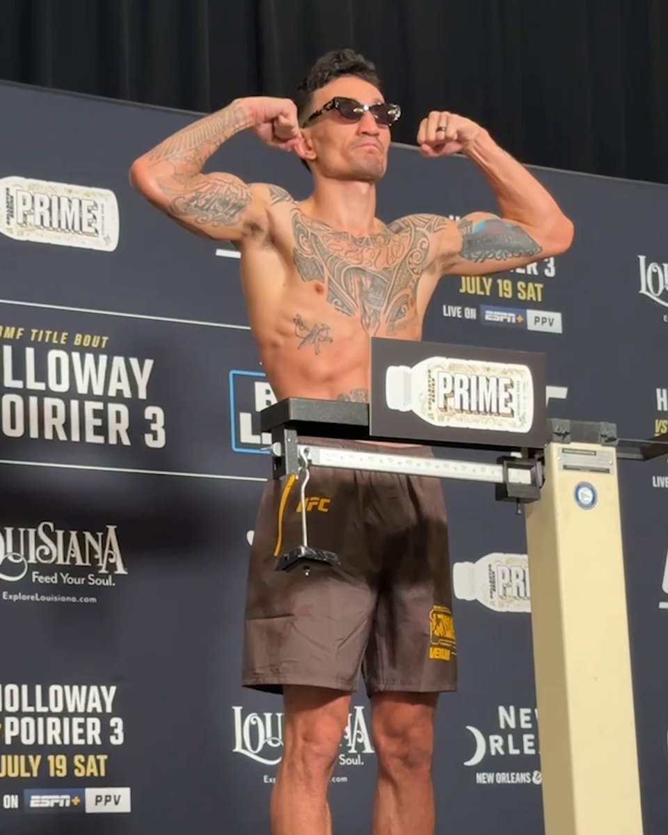 BMF Champion Max Holloway weighs in at 155 lbs ahead of #UFC318 🔥