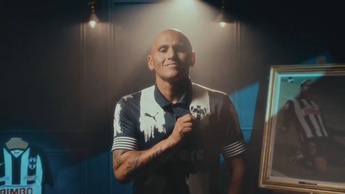 "Rayados me cambió la vida. Es un club que va creciendo, es un motivo de orgullo”.🎙️Humberto Suazo. 🇨🇱🔵⚪️ #80CFM | #LeyendasCFM