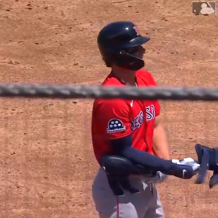 10 game hitting streak. 10th 2B on the season.