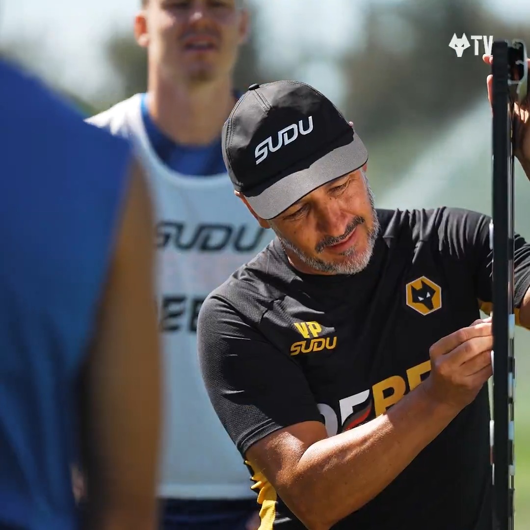 “It’s very important that we keep the good energy.” Checking in with Vitor during his first Premier League pre-season.