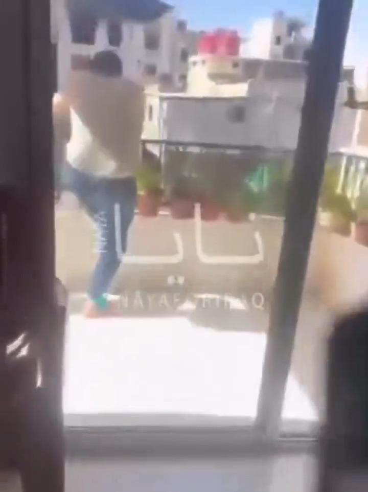 *graphic warning* *reportedly* Sunni muslims forcing Druze Syrians to jump to their deaths and shooting them while they're jumping... #war #syria #islam #druze #sunni #CivilWar #hts