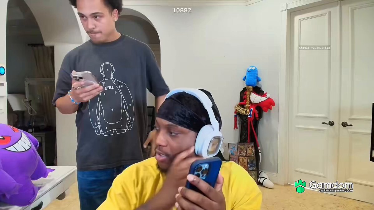 Adin Ross called YourRage and Rage started trolling him and told him to bring him a “Chicken Big Mac”💀