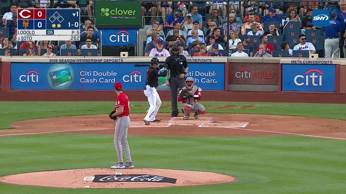 Juan Soto puts the Mets ahead early with a solo home run! 🍎