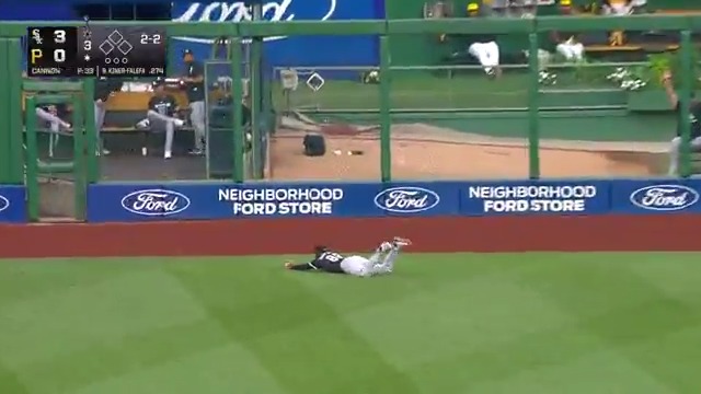 OH MY, LUIS ROBERT JR. 🤯
