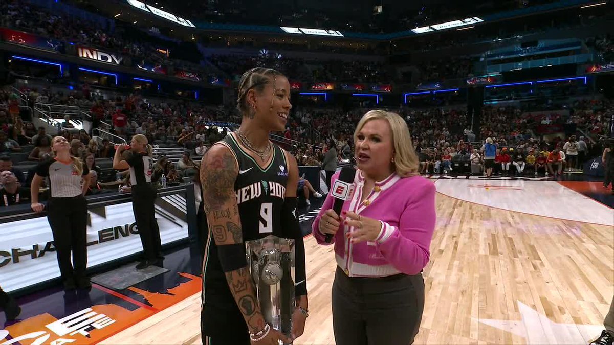 "This is for our family. ... Baby, you gon' get that house." 🏡 Natasha Cloud won the challenge for herself and for Izzy Harrison 🧡 #WNBAAllStar