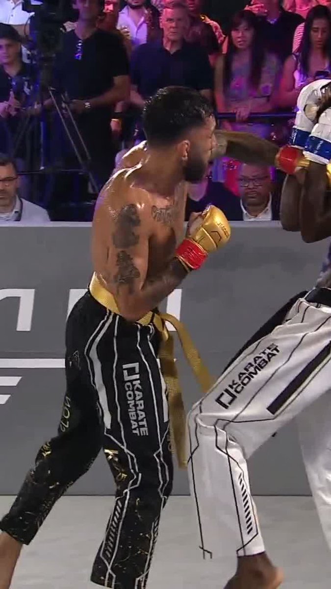 The bantamweight champion Arturo Vergara takes the win after a second round TKO