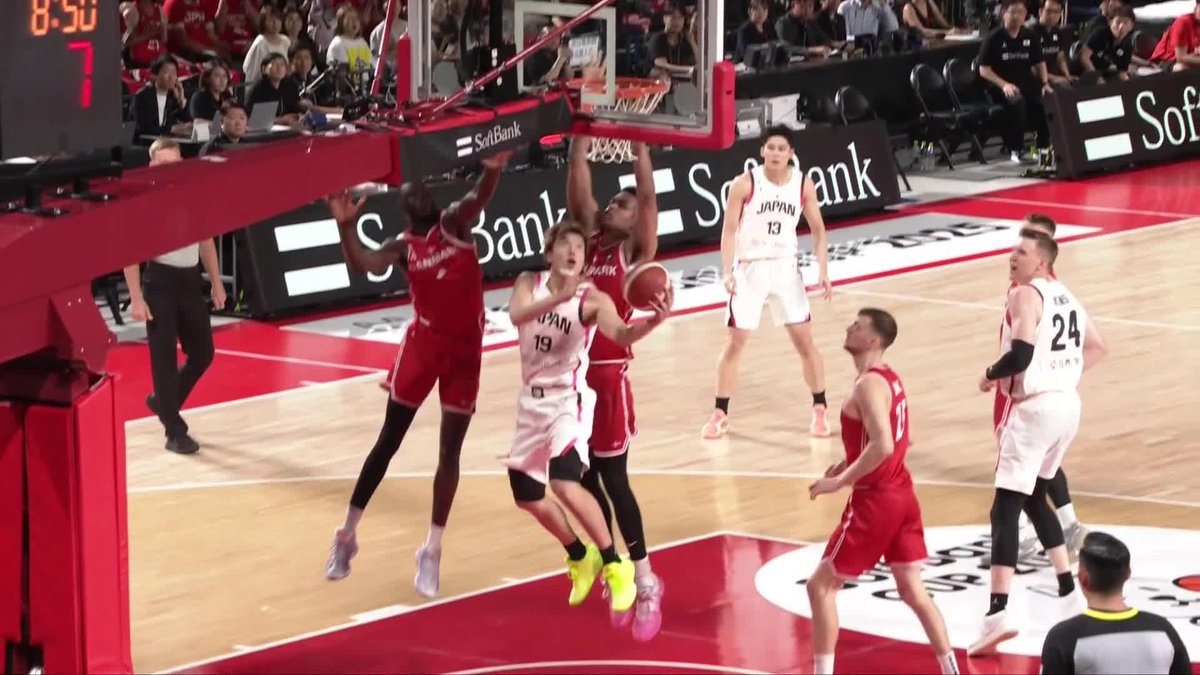 ナイスアシストからダブルクラッチ💫 #24 ホーキンソン ▶️ #19 西田! Josh Hawkinson 西田 優大/NISHIDA YUDAI 📺テレビ朝日系列にて生放送 📡バスケットLIVE/ABEMA/TVerにて生配信 #SoftBankCUP2025 #AkatsukiJapan #日本一丸