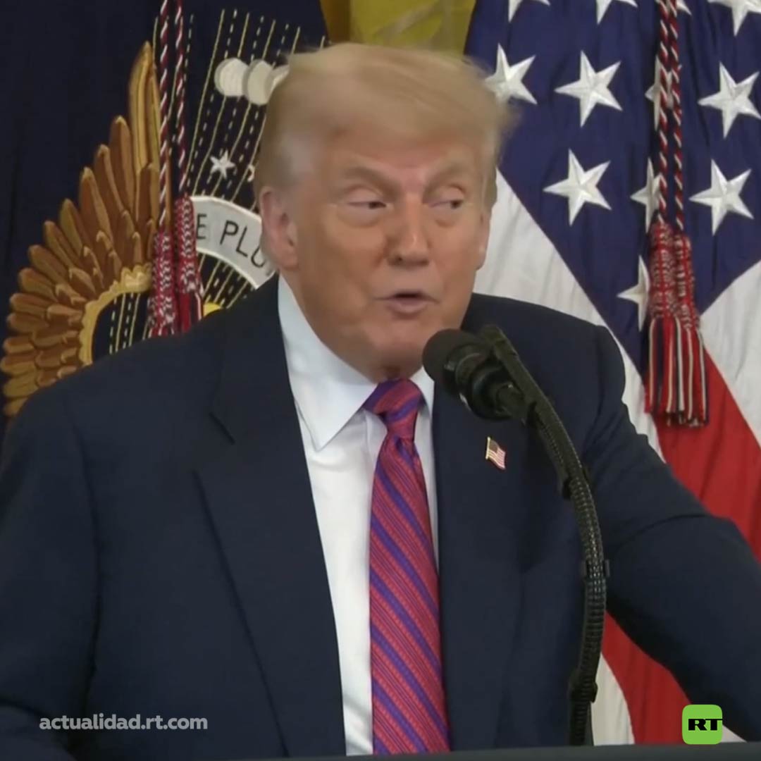 🇺🇸☝️Trump: "Cuando oí hablar de los BRICS les di un golpe muy duro" Donald Trump criticó a los BRICS, diciendo que les dio un "golpe muy duro" para que "nadie juegue" con EE.UU.