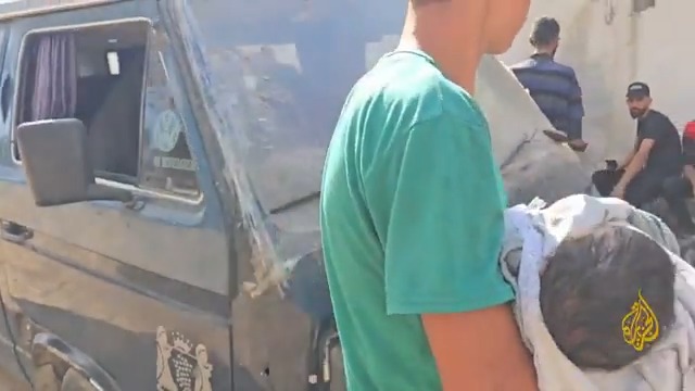 يبلغ من العمر 35 يوما.. مصدر طبي في مستشفى الشفاء بمدينة #غزة يفيد بوفاة الطفل جواد الأنقر بسبب سوء التغذية الناجم عن الحصار الذي تفرضه قوات الاحتلال الإسرائيلي على القطاع #حرب_غزة #الأخبار