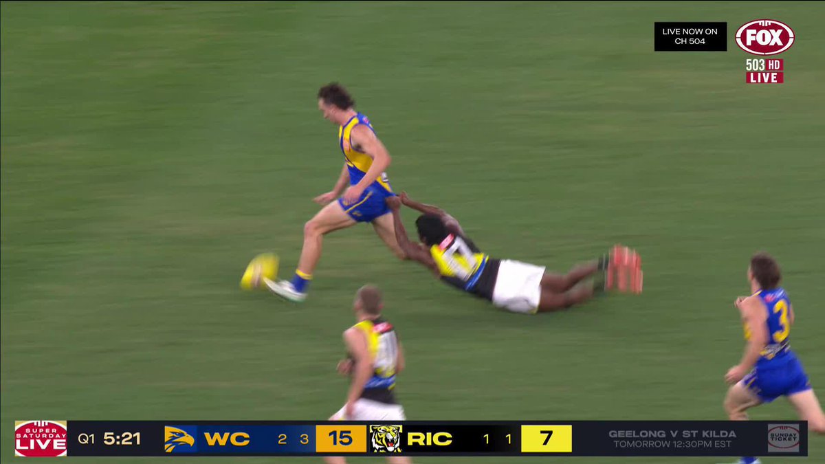 WHAT A CHASE FROM MAURICE RIOLI 🔥 The epic effort leads to a Richmond goal 🙌 📺 Watch #AFLEaglesTigers on ch. 503 or stream on Kayo: ✍️ BLOG 🔢 MATCH CENTRE