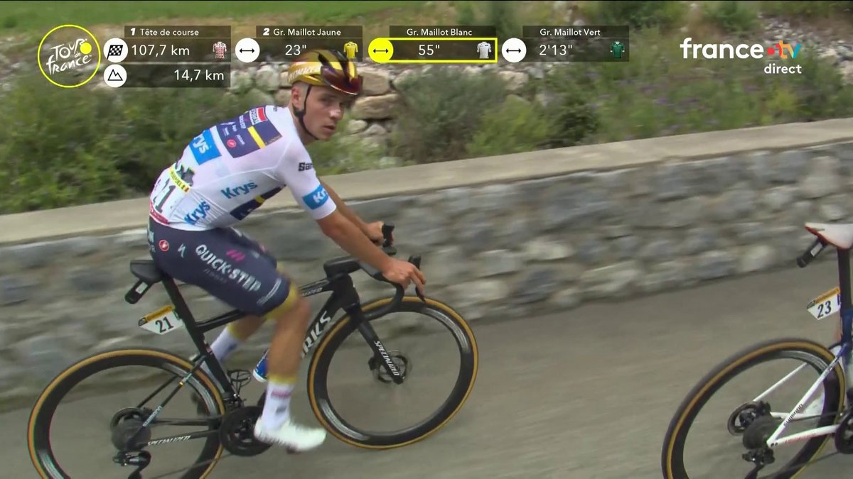 Il est en train de crever derrière alors qu'il venait jouer le podium du général et t'as le caméraman qui tape des gros plans sous tous les angles mdrr normal que Remco s'agace #TDF2025