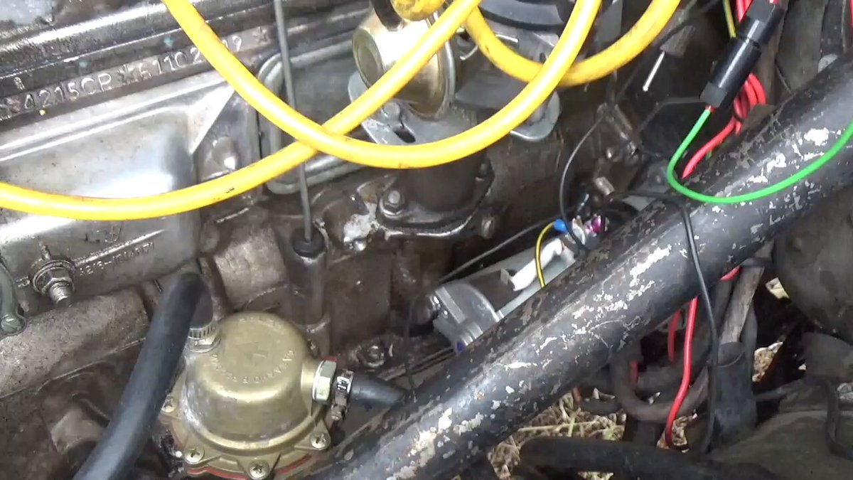 #UAZ driving. Countryside. France. Adjusting the distributor. Amateur mechanic getting it right. 🥳 What more can you wish for!? 🧐 0.4 mm gap for distributor 0.8 mm gap for spark plugs point zero ok distributor return to "zero" before adjusting Coil not too hot 👍 What do you say Anton? Anton