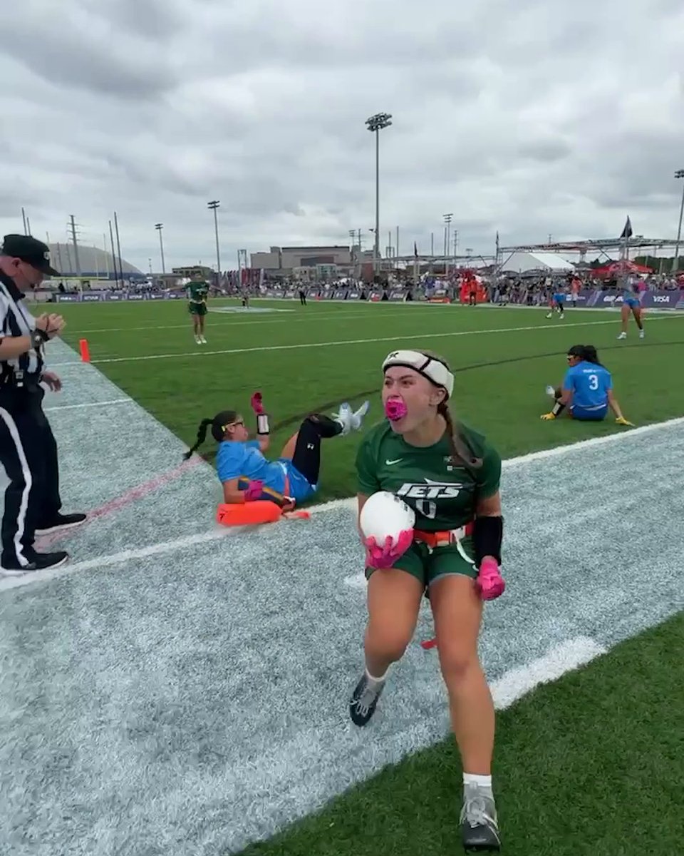 ABSOLUTE DIME 🎯 Jada Vick can't believe she caught this pass for a TD 😮‍💨