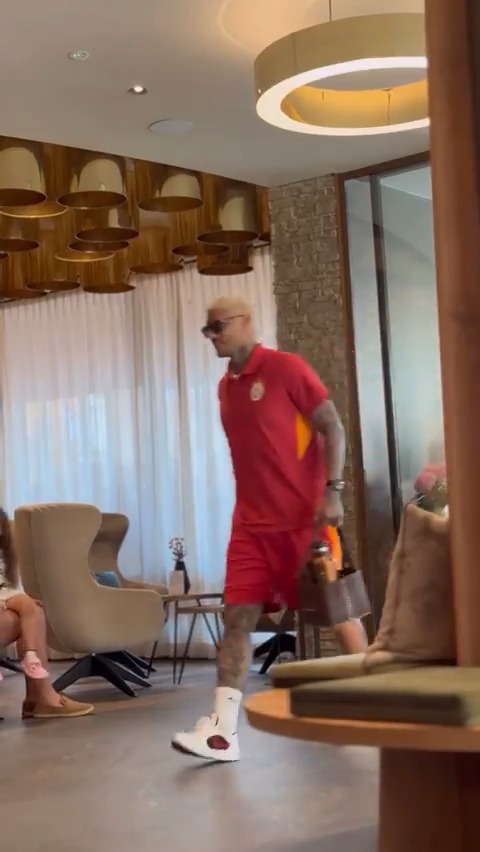 Oyuncularımız, Avusturya'da kamp yapacağı otele giriş yaptı.