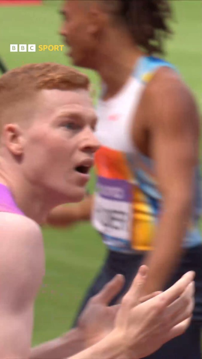 Where did he come from?! 😲👏 Charlie Dobson with one of the strongest finishes you'll see all year to win the 400m at the London Diamond League 💎