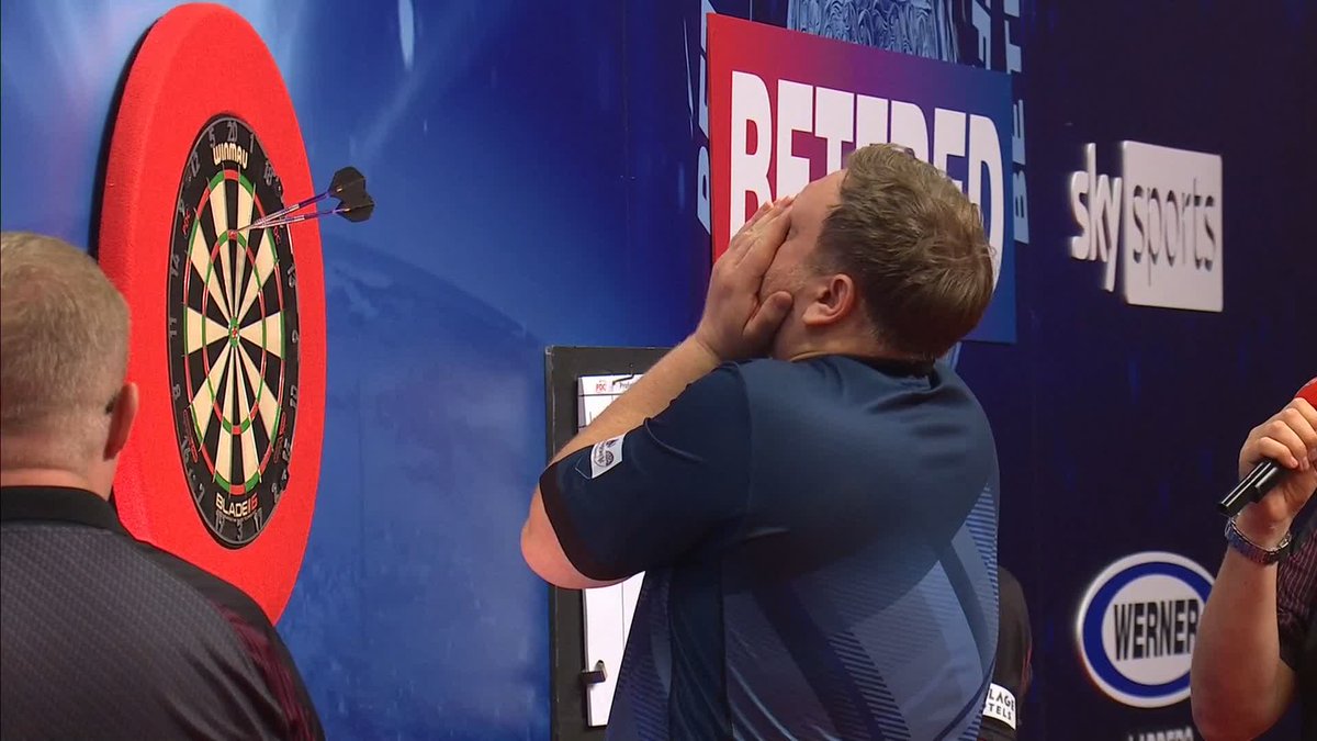 "WHAT A CLANGER!" 🤯 Cameron Menzies busts on 178 ❌