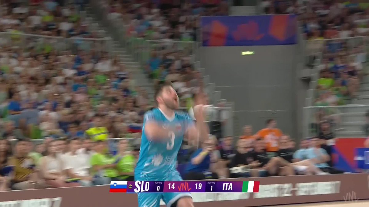 LIBERO MADNESS 🤯👊 Young Okroglic from Slovenia 🇸🇮 is at it AGAIN!🤩🔥 Italy are doing their best to take him down, but he’s got that dog in him today 👊 #volleyball #bepartofthegame #vnl2025