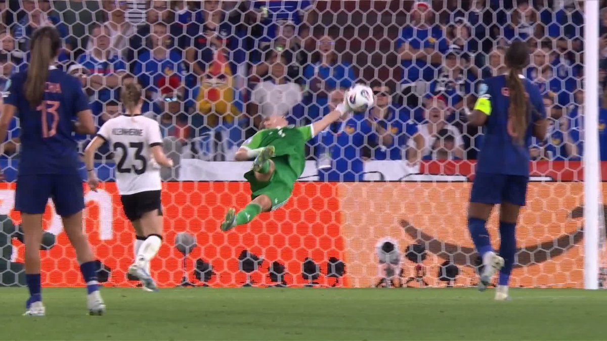 Phenomenal athleticism by Ann-Katrin Berger! 😲 Incredible save to deny the ball looping into her own net