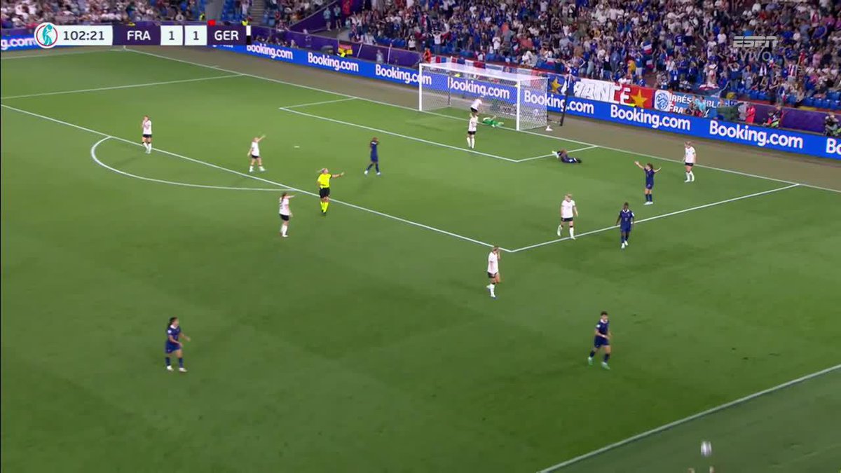 ¡ANN-KATRIN BERGER ESTÁ DEMENTE! ¡ACABA DE HACER LA MEJOR ATAJADA DE LA EUROCOPA FEMENINA! Miren esta LOCURA. 🧤🇩🇪 #WEURO2025