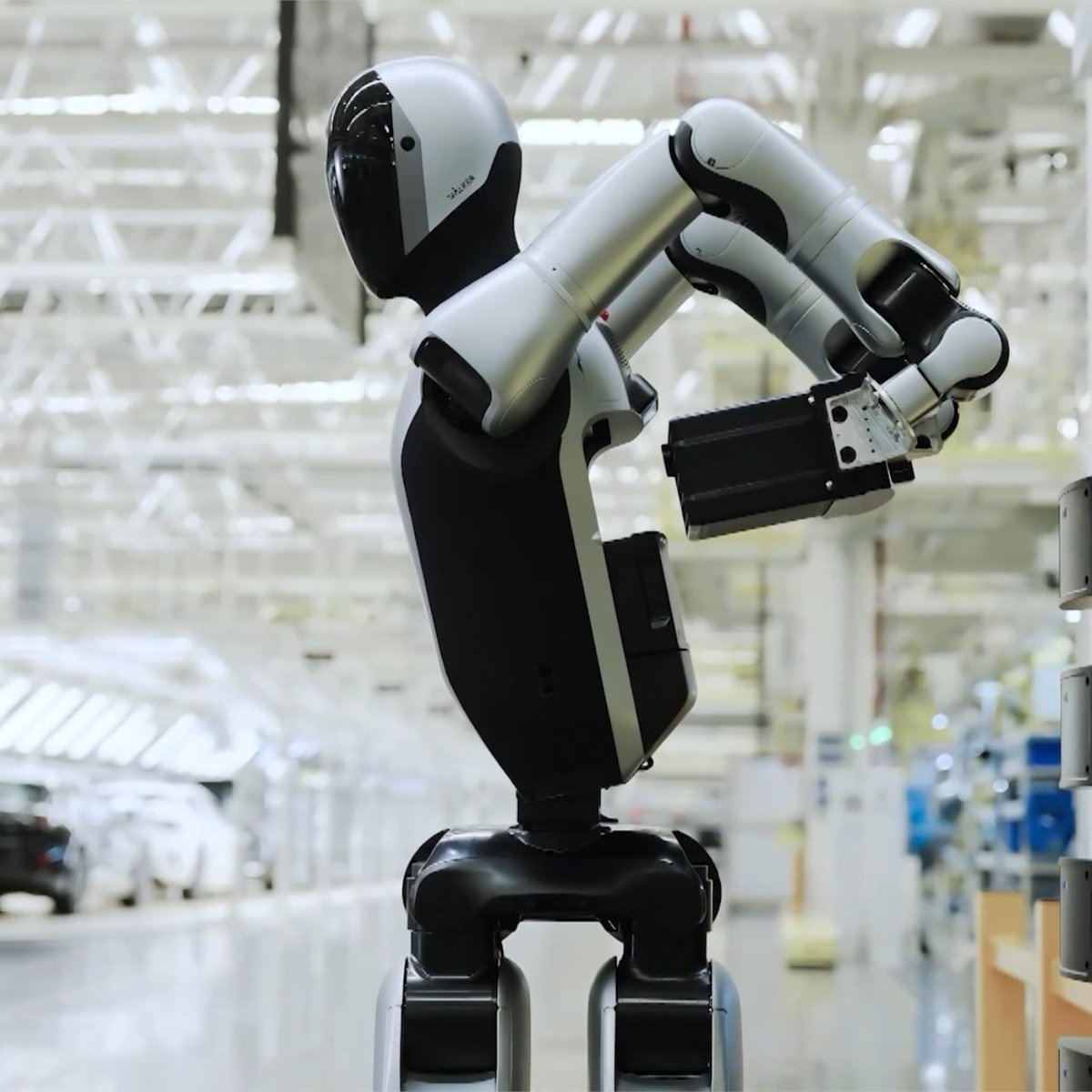 🤖 | Primer robot humanoide que cambia su propia batería.