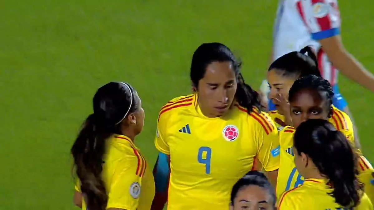 Mayra Ramírez gives Colombia the lead back with this beauty! ✨🇨🇴