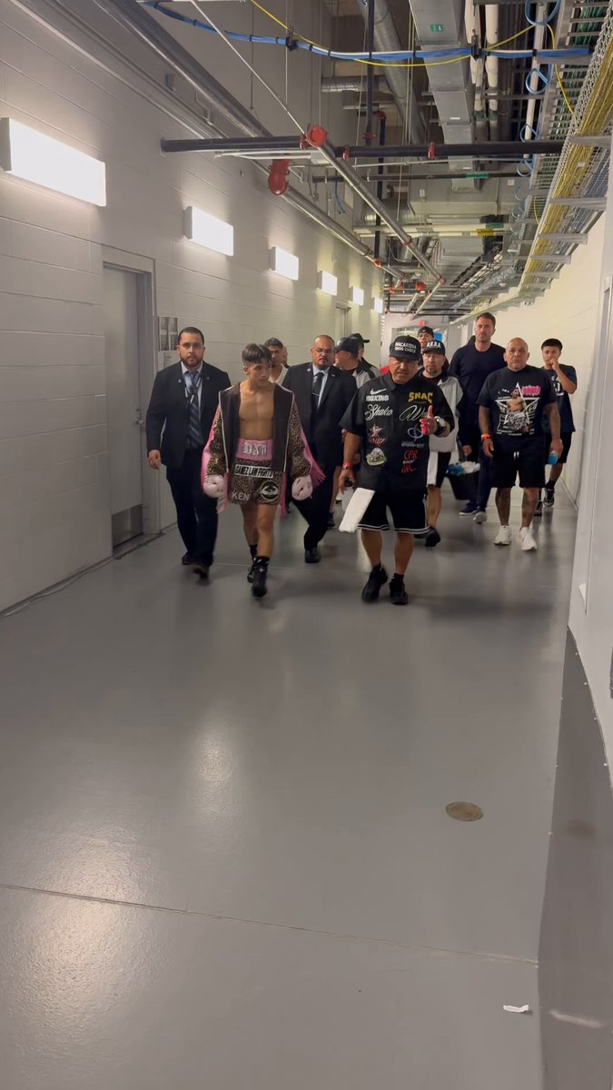 Serious crew for Bam Rodriguez! 🔥 Mikey Garcia, Eddie Hearn and Vergil Ortiz ring walking the P4P star 🥶 #RodriguezCafu | DAZN Boxing