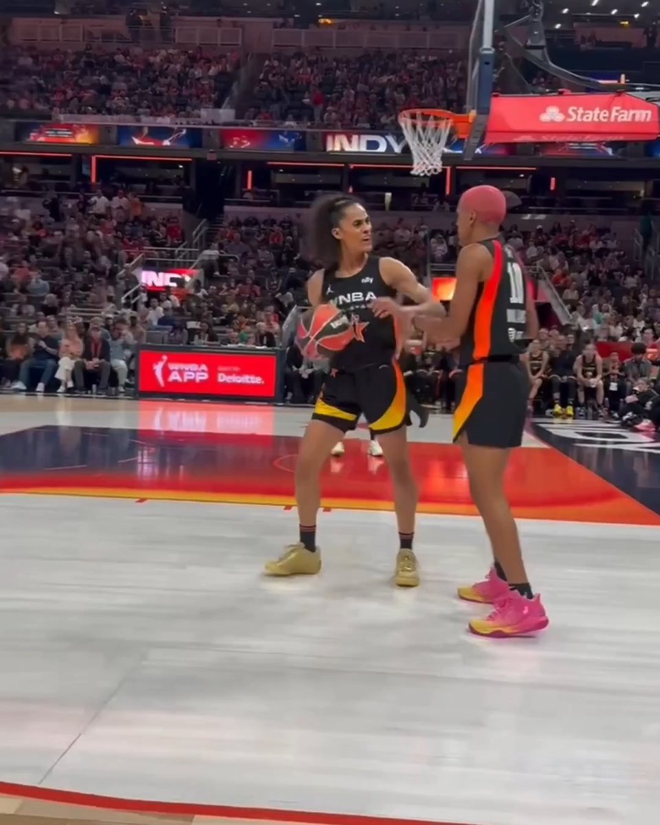 Skylar Diggins wasn’t playing about her triple-double. 😭 Her triple-double tonight was the first in WNBA ASG history. 🔥 (via @savhamilton11)
