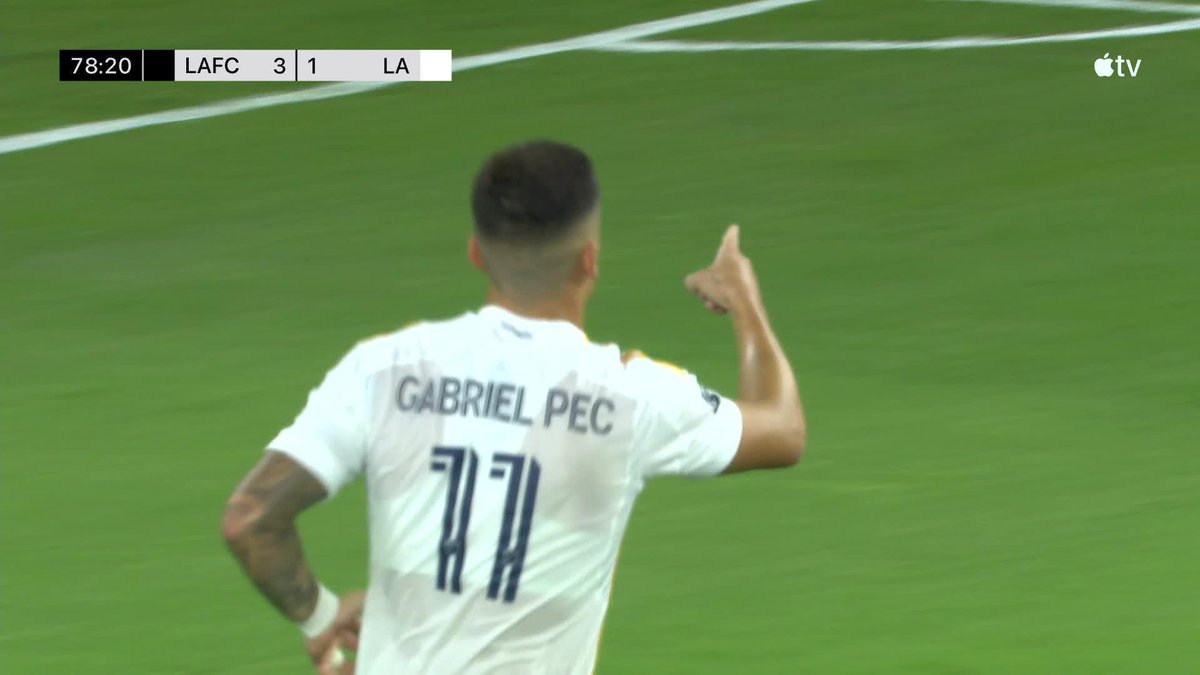 Pec again! LA Galaxy are back within one. 🍿 Don't miss the ending of El Tráfico: