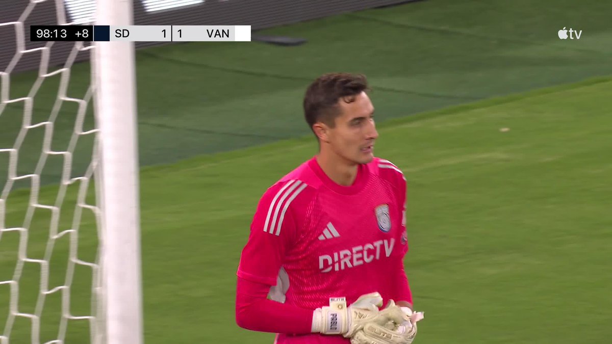 Pablo Sisniega saves the San Diego point at the whistle! 😤