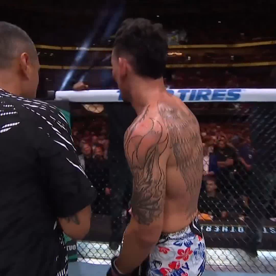 🇺🇸Max Holloway ortak kararla (48-47, 49-46, 49-46) BMF kemerini koruyor! #AndStill 💎Kariyerinde iki maç üst üste kaybetmeyen Dustin Poirier’in için bir ilk oldu! #UFC318