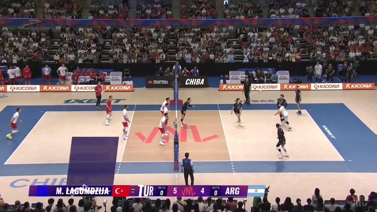 #VNL2025: A WIN TO END #VNL SEASON 🇦🇷 Argentina 🇦🇷 finally grab their first win of Week 3 after a dramatic 5-set thriller against Türkiye 🇹🇷 — sealing it in a nail-biting 17-15 finish in the fifth 🤯! 📺 Watch #VNL on VBTV: 🏐 #BePartOfTheGame