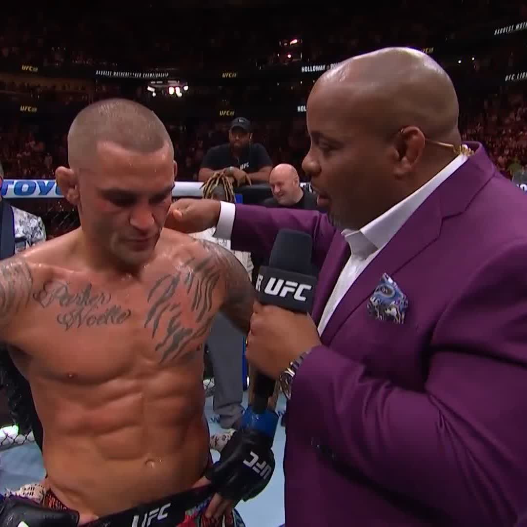 Knew what he was getting into for a final fight 🤝 All respect between these two! [ #UFC318 ]