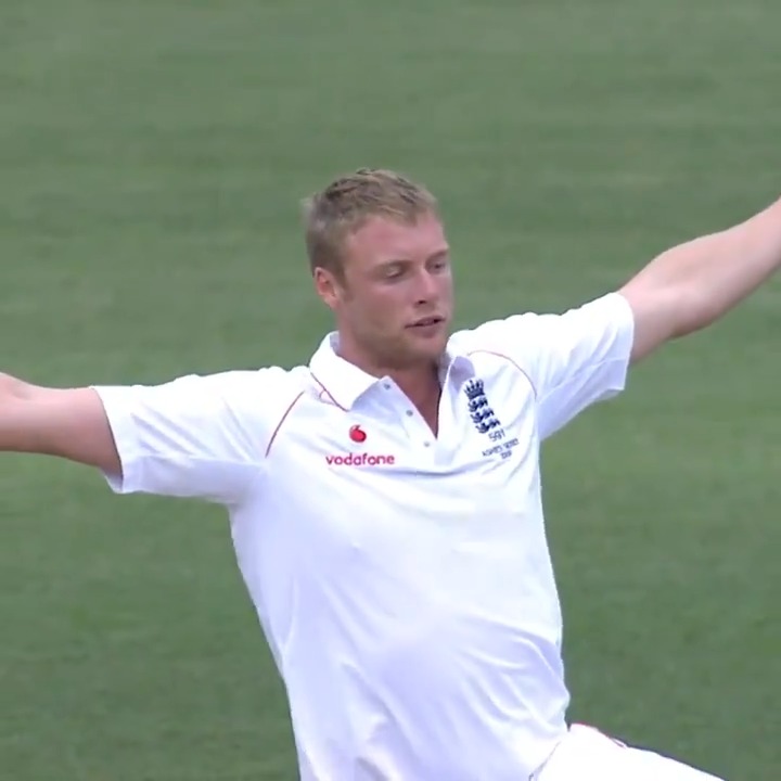 A win after 75 years! #OnThisDay in 2009, England won an Ashes Test at Lord’s for the first time in 75 years! Thanks to Andrew Flintoff who took 5 for 92 after announcing his retirement. This was his first 5 wicket haul since Ashes 2005.
