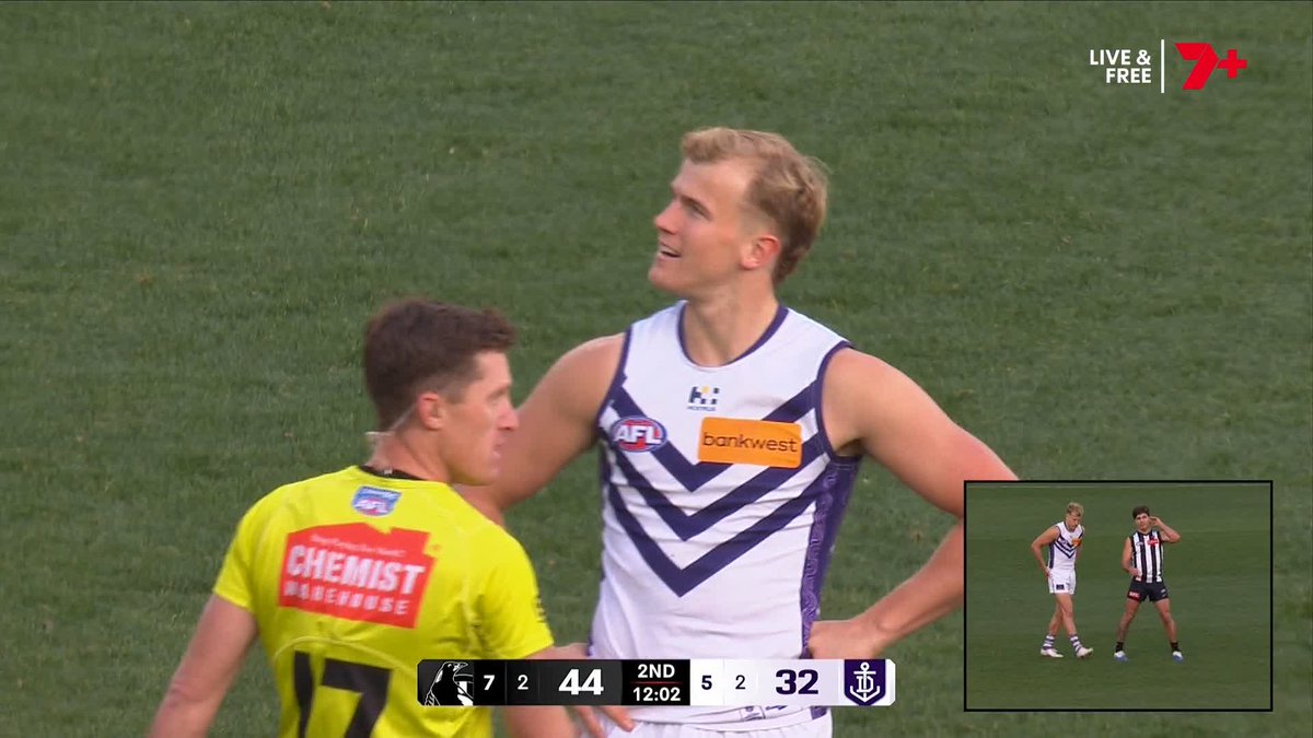 "That's just ridiculous, selective umpiring." A 50-metre penalty was paid against Karl Worner for this action | #AFLPiesFreo