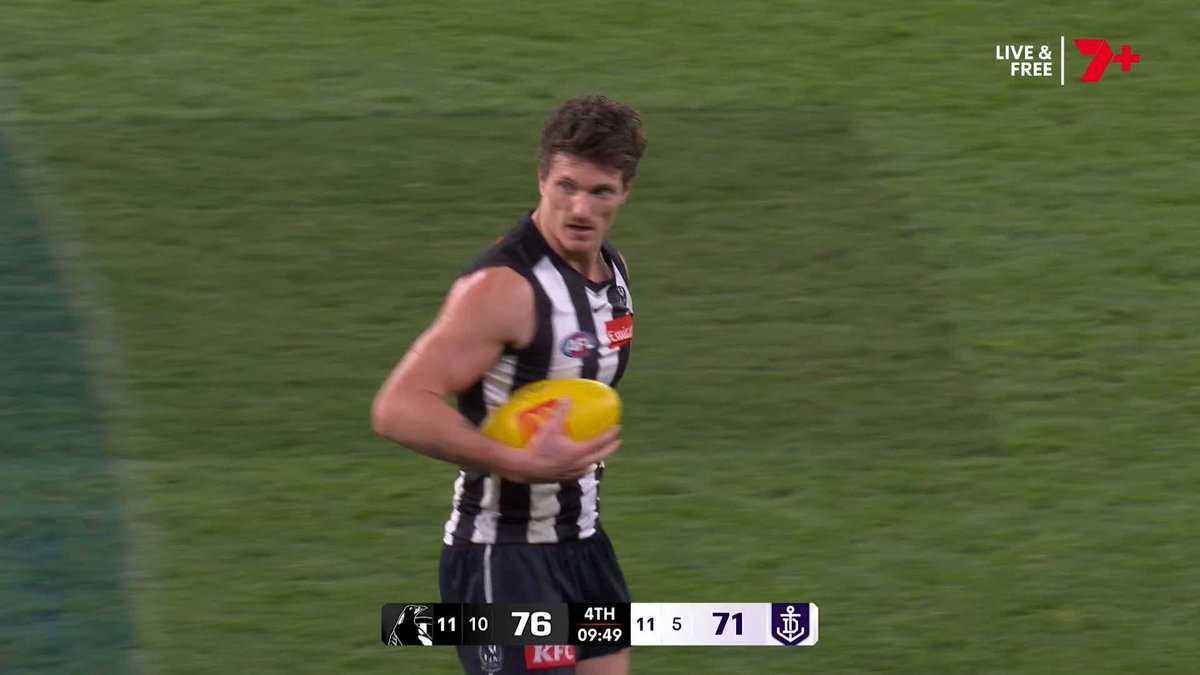 Umpire: "You stepped forward." Jackson: "You're kidding me mate." #AFLPiesFreo
