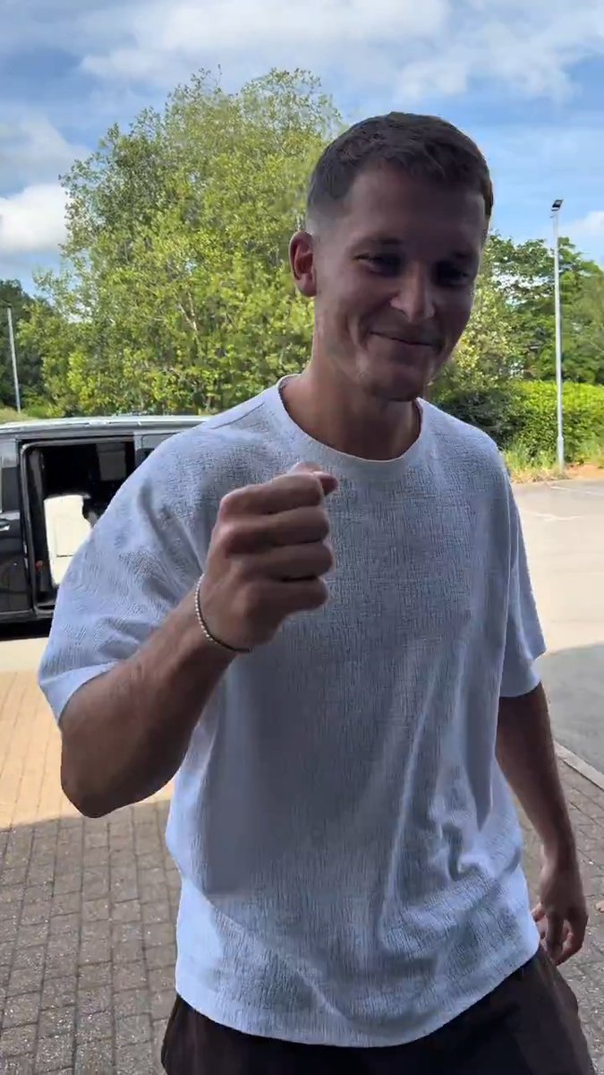 Maka arrives! ๐ฎ๐ช BTS on signing day with Sean McLoughlin โ๏ธ Sean McLoughlin | #Rovers ๐ตโช๏ธ