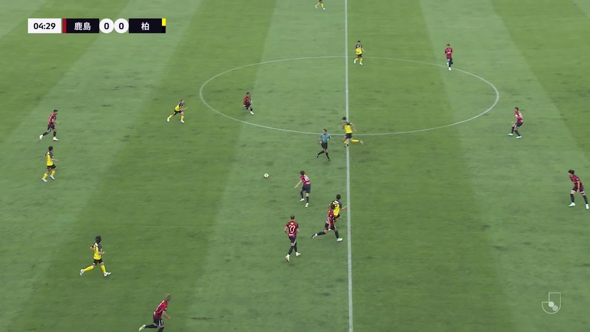 5’ The score is Kashima Antlers 1-0 Kashiwa Reysol Leo Ceara, Kashima Antlers #JLEAGUE #antlers #reysol