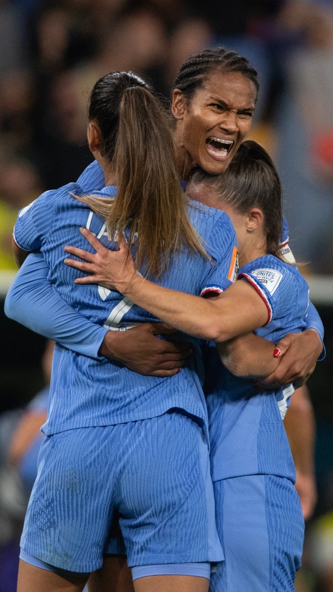Back post + Wendie Renard? You know the rest. 😏🎯 @EquipeDeFranceF | #FIFAWWC