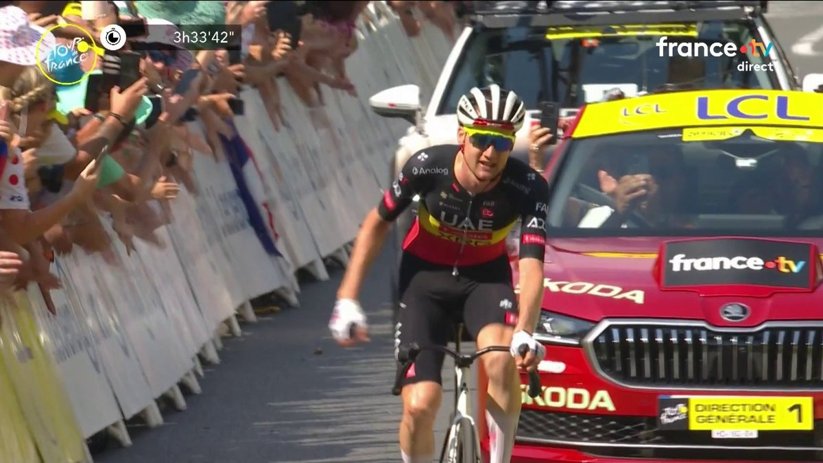 Mdrrr Julian Alaphilippe qui célèbre alors qu'il fait 3ème c'est vraiment sa spéciale #TDF2025