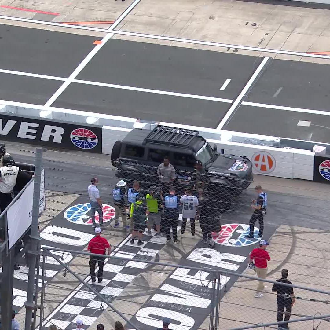 These Philadelphia Eagles brought the heat to the Dover Motor Speedway! 🔥
