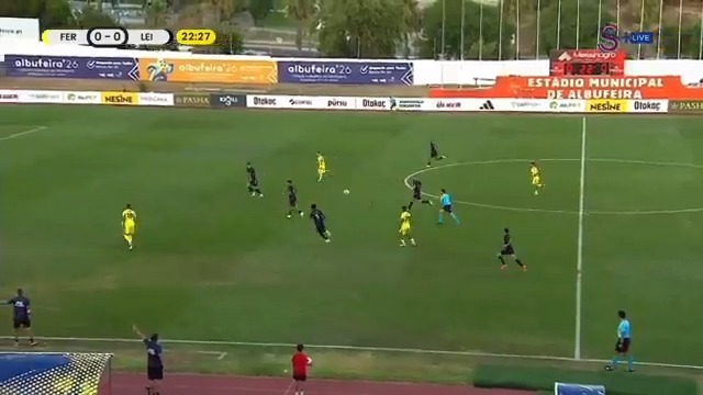 Oğuz Aydın’dan müthiş pas ancak Szymanski değerlendiremedi.