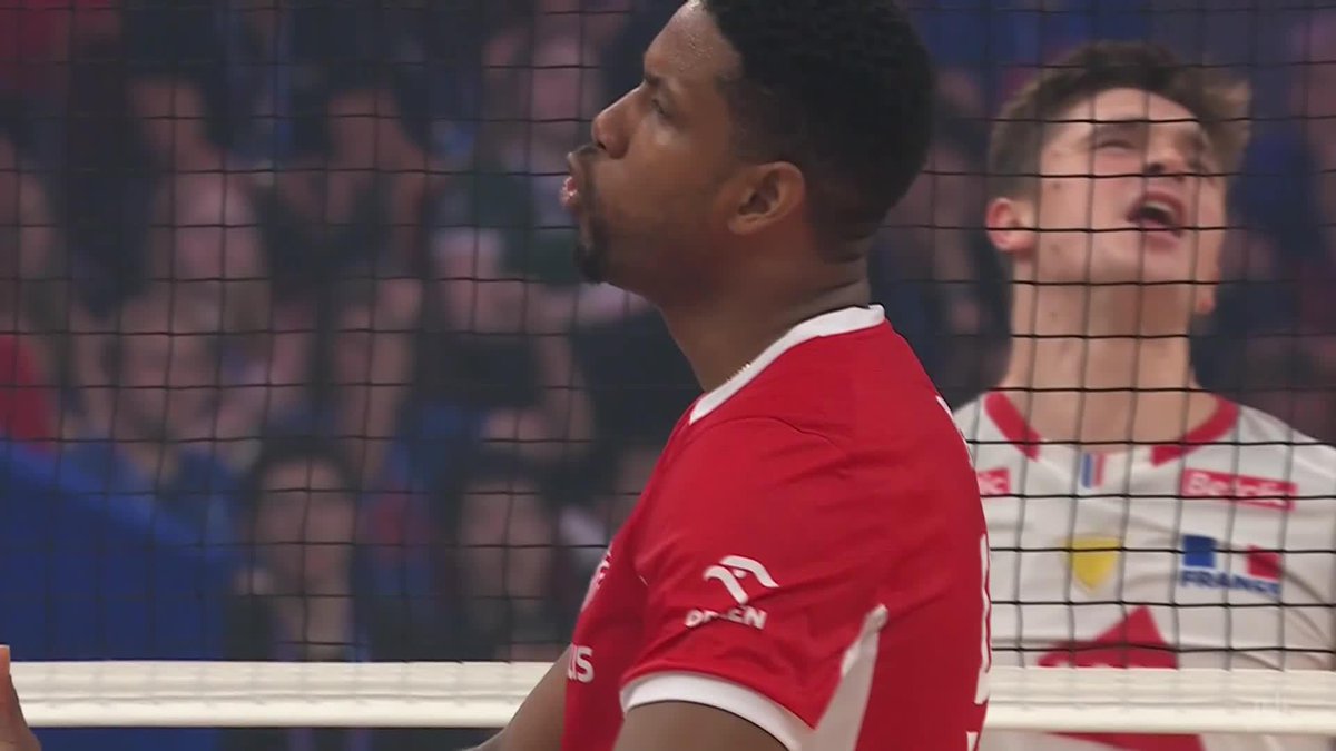 #VNL2025: NOT IN LEON’S HOUSE!🚫 Poland’s Wilfredo León 🇵🇱 shuts it down with this insane block against France 🇫🇷! The energy in Gdańsk 🇵🇱 is electric — and the match is still on! 🇵🇱🇫🇷 📺 Tune in LIVE on VBTV: 🏐 #BePartOfTheGame #Volleyball #Siatkówka