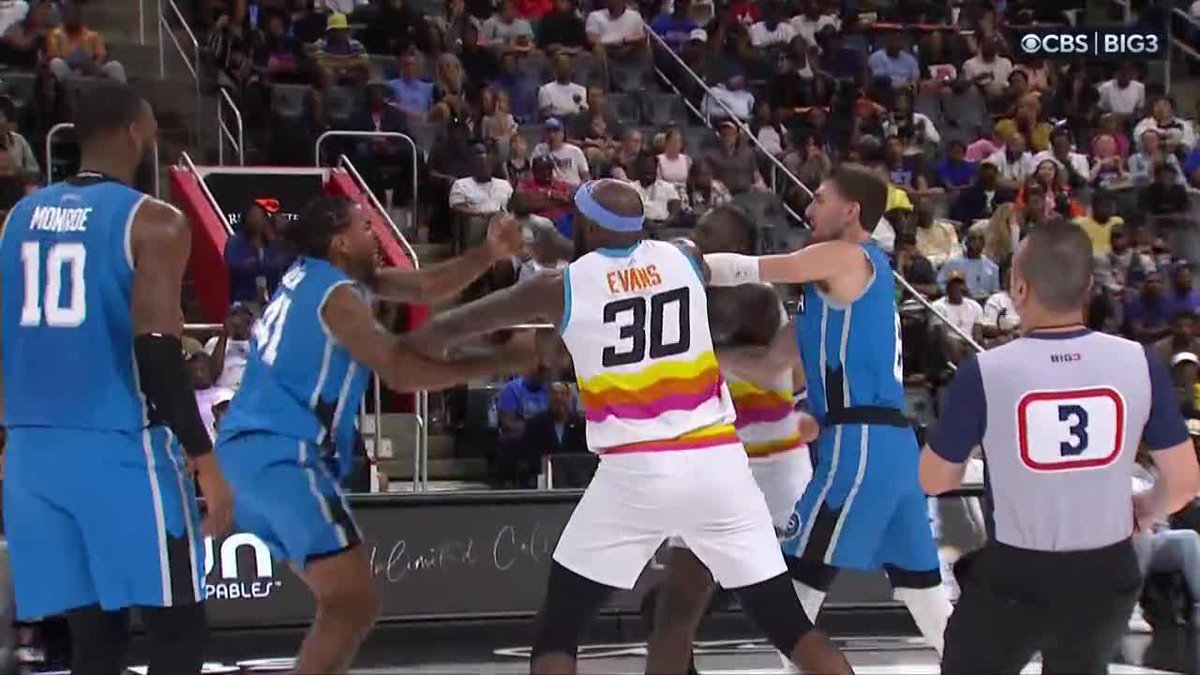 Lance Stephenson and Glen Rice Jr. scuffle breaks out 👀 BIG3