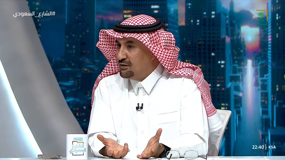 "عبدالله السلامة" رئيس جمعية ملاك المطاعم والمقاهي: الطوابير الوهمية انحدار تسويقي ينافي النزاهة.. وأصحابها كالمهرجين خلف الأقنعة يثيرون الانتباه قليلاً ثم ينكشفون. #الشارع_السعودي