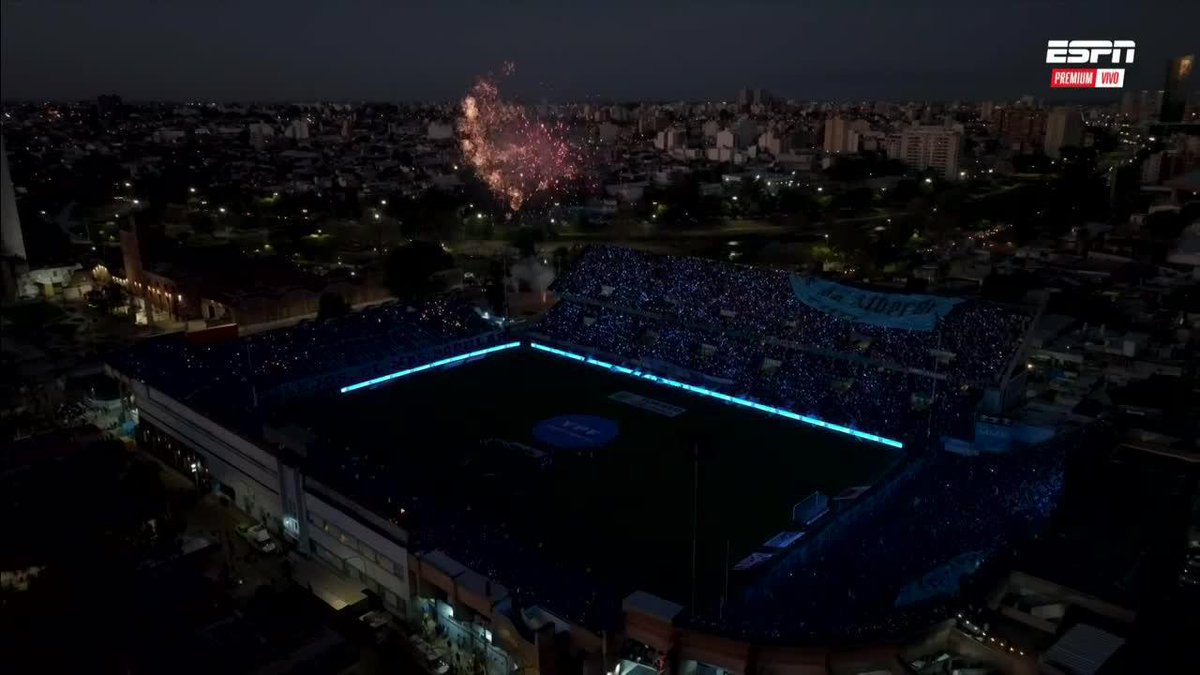¡IMPRESIONANTE RECIBIMIENTO PARA BELGRANO ANTE RACING EN EL GIGANTE DE ALBERDI! 📺 ESPN Premium | Suscribite al Pack Fútbol en