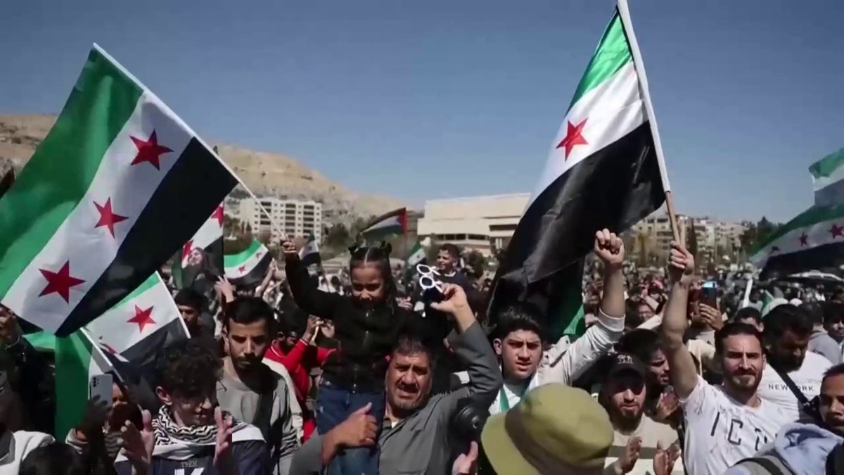 الدولة تستعيد حضورها.. سوريا تغلق ثغرات الفوضى وتتحرك لترسيخ وحدة القرار والسيادة #الإخبارية