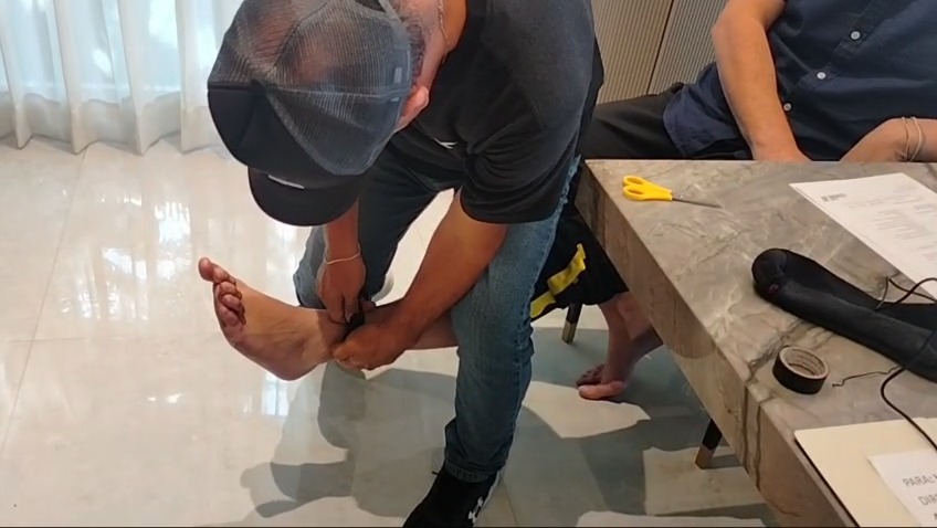 Fue colocado un grillete electrónico al alcalde de Guayaquil, Aquiles Álvarez, en cumplimiento de las medidas cautelares en el caso Triple A. Más detalles aquí
