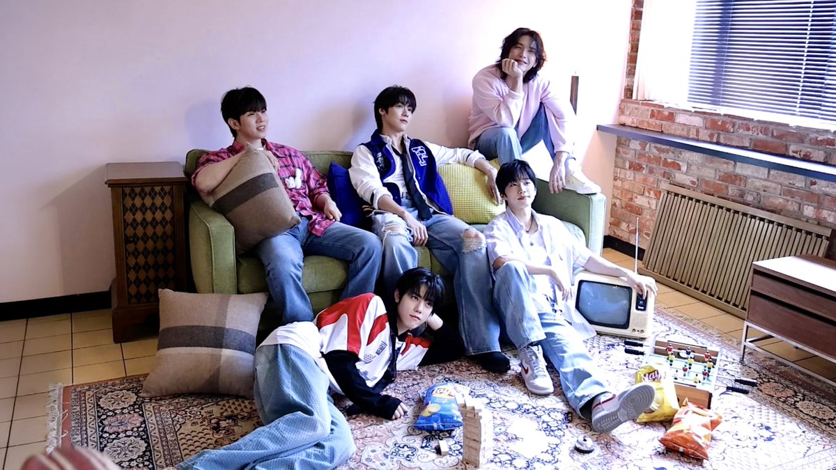 N.Fia 4th 'WELCOME KIT' Making Video ⚡ #NFlying #엔플라잉 #NFia #엔피아