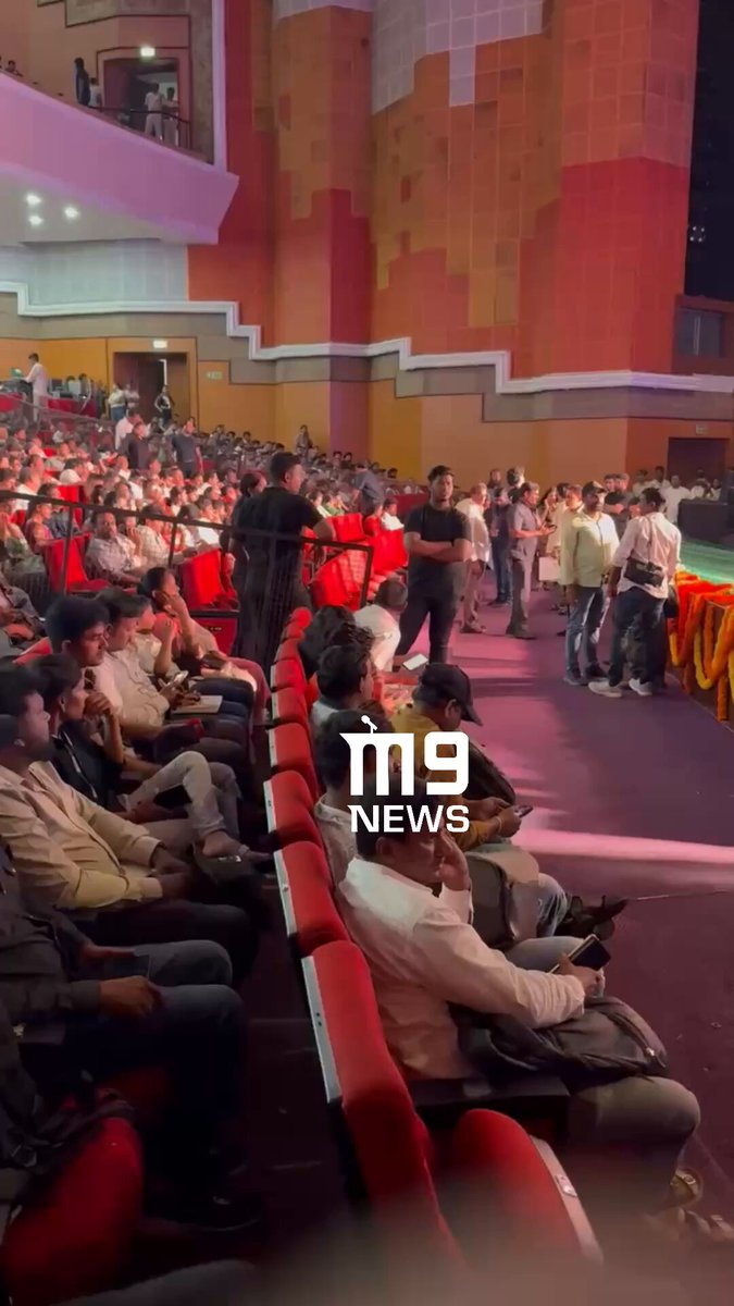 #M9LIVE Live from Shilpa Kala Vedhika. Fans started Coming in. #HariHaraVeeraMallu